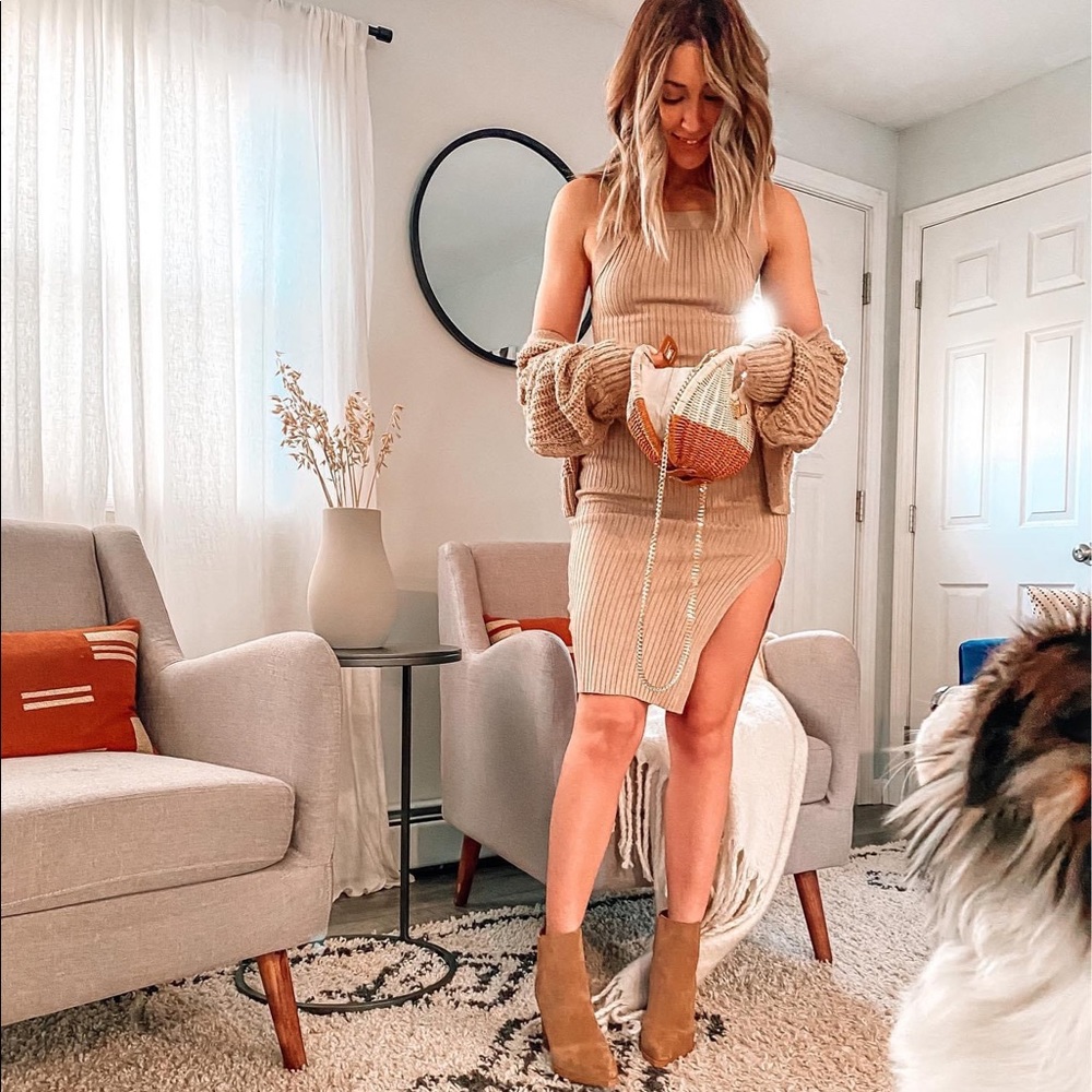 Bodycon midi sweater dress